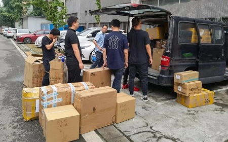 愛心助學阿壩，億佰特在路上1.webp