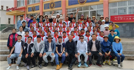 愛心助學阿壩，億佰特在路上15.webp