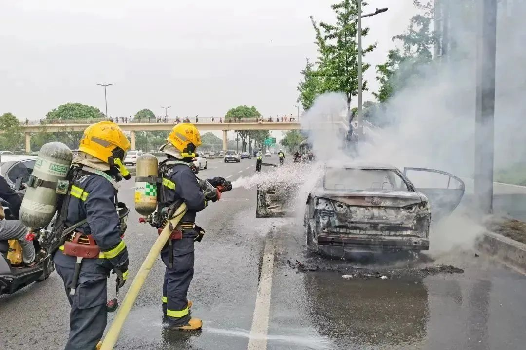 智能電動(dòng)汽車安全