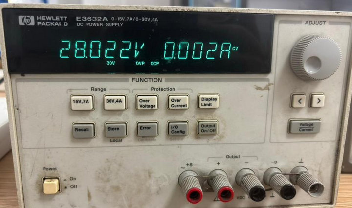 可調(diào)電源調(diào)到28V